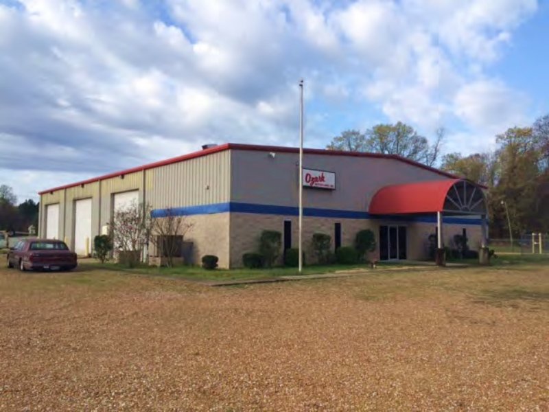 Commercial/industrial Building : Oakland : Yalobusha County : Mississippi