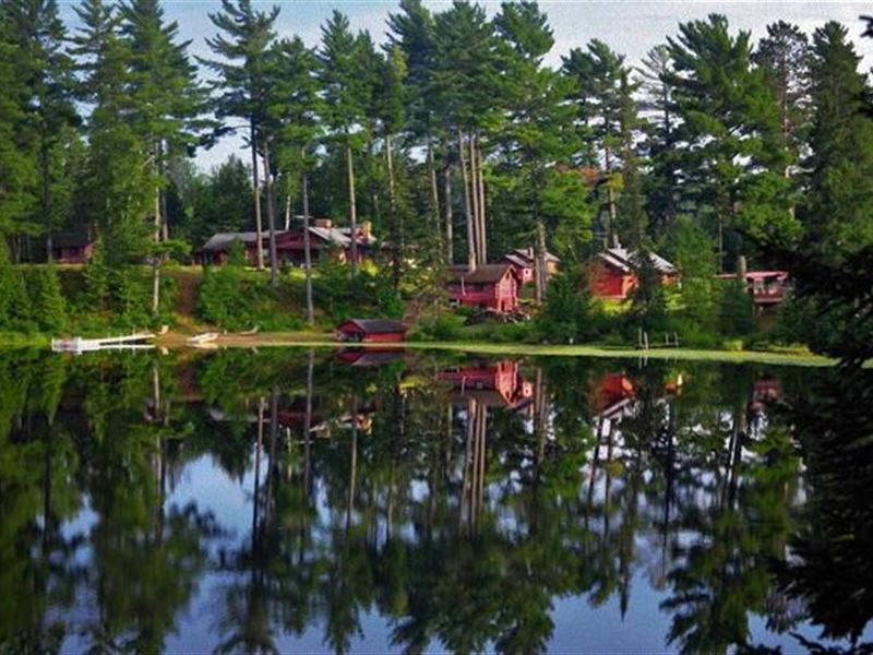 Pine Crest Resort : Republic : Marquette County : Michigan