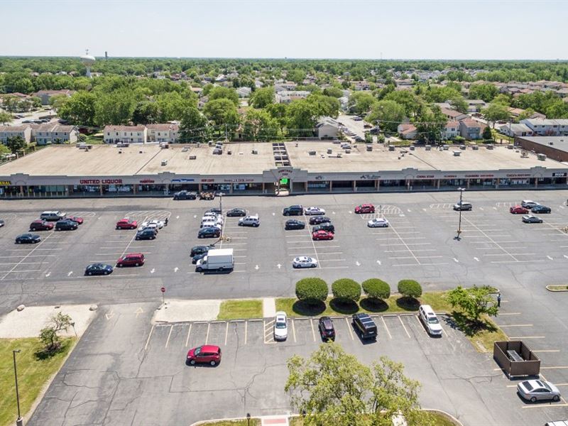 63,000 Sf Shopping Center : Country Club Hills : Cook County : Illinois