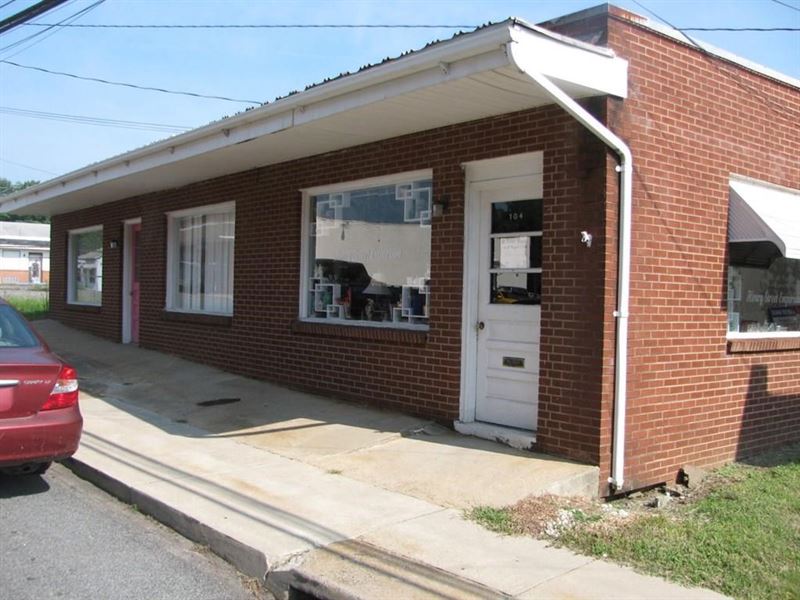 Retail Space for Sale in Hurt, VA : Hurt : Pittsylvania County : Virginia