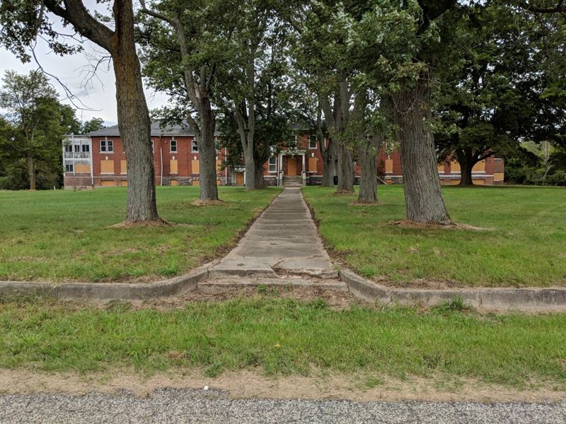 Historic Building Ready for Updates : Hillsdale : Hillsdale County : Michigan