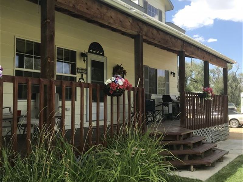 Bed & Breakfast Or Mountain Getaway : Elk Mountain : Carbon County : Wyoming