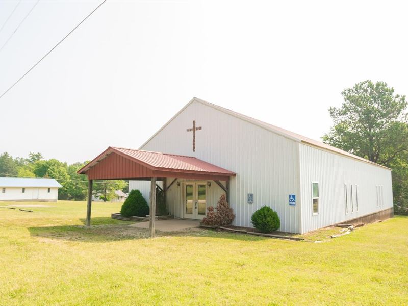 Commercial Building in Ripley Count : Doniphan : Ripley County : Missouri