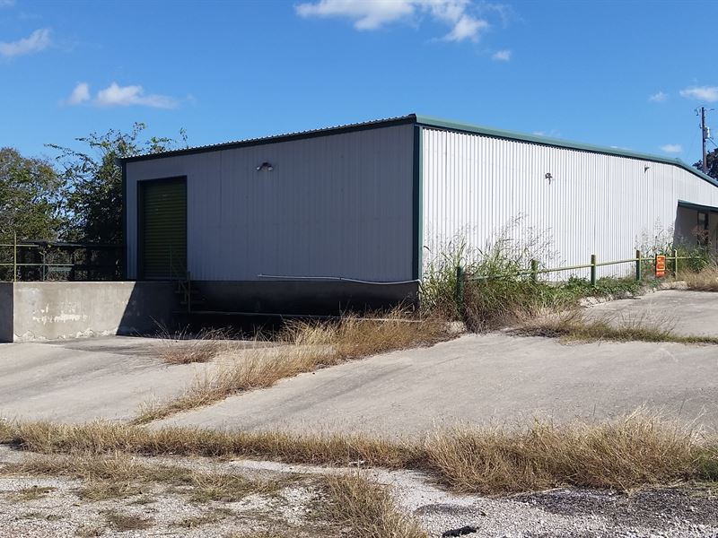 Warehouse with Loading Dock : Jonesboro : Coryell County : Texas