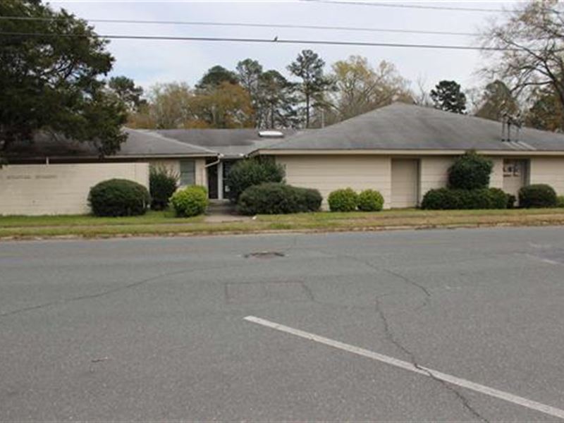 Large Commercial Space Available : Montezuma : Macon County : Georgia