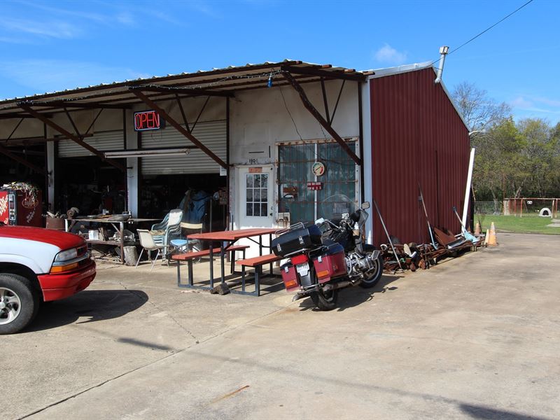 Productive Tire Shop & Home NE : Clarksville : Red River County : Texas