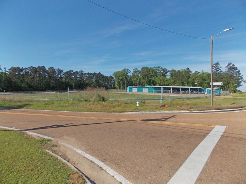 701 W Presley Blvd : McComb : Pike County : Mississippi