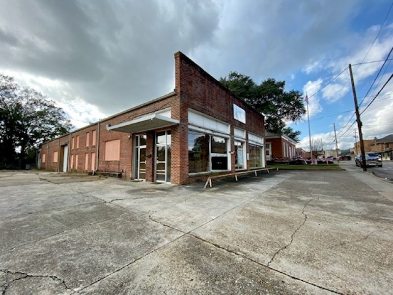Commercial Building/.5 Acres : Tylertown : Walthall County : Mississippi