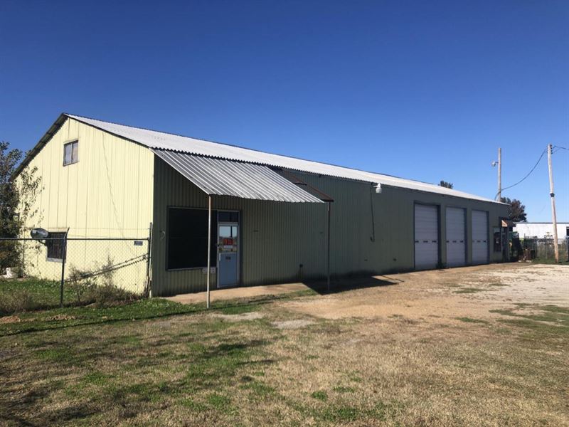 Tuckerman Commercial Building Atte : Tuckerman : Jackson County : Arkansas