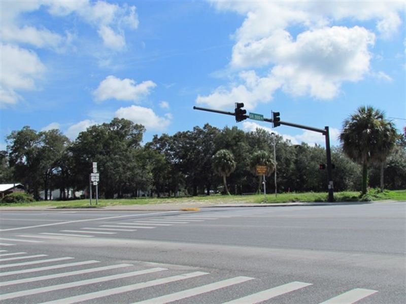 Reduced - Prime Commercial Lot : Chiefland : Levy County : Florida