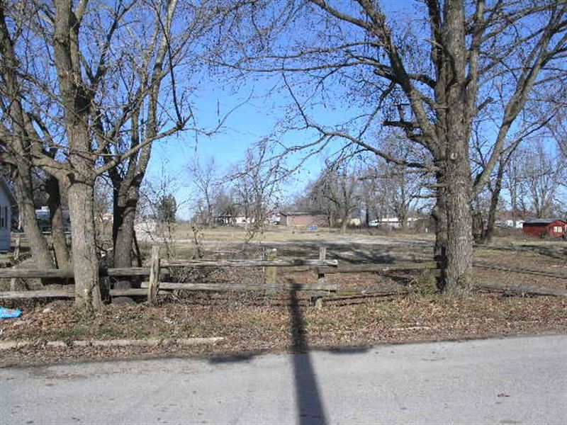 Set Up for A Trailer Park : Mountain Grove : Wright County : Missouri