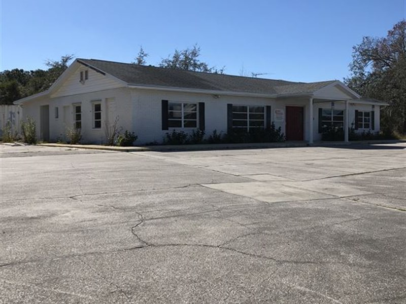 Commercial Building / 0.76 Acres : Spring Hill : Hernando County : Florida