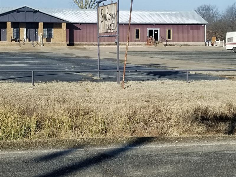 Commercial Building On 16 Acres : Miami : Ottawa County : Oklahoma
