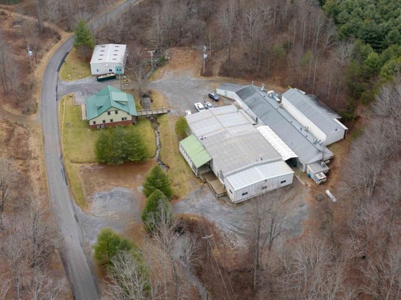 Commercial Building in Floyd VA : Floyd : Floyd County : Virginia