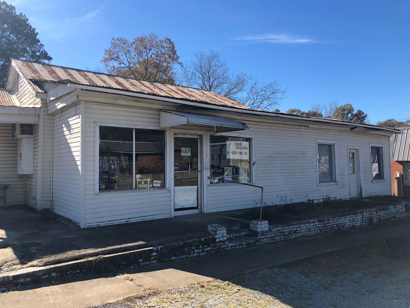 Commercial Building, 401 W Main St : Louisville : Winston County : Mississippi