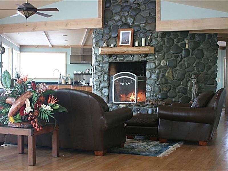 Ocean Beachfront B&B / Fine Dinnin : Ninilchik : Kenai Peninsula Borough : Alaska