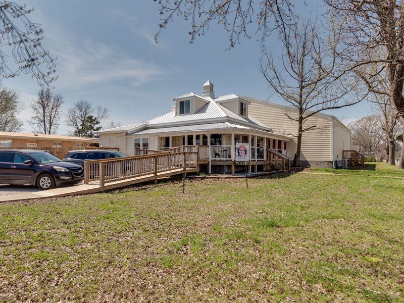 Coffee House & Event Center : Hohenwald : Lewis County : Tennessee