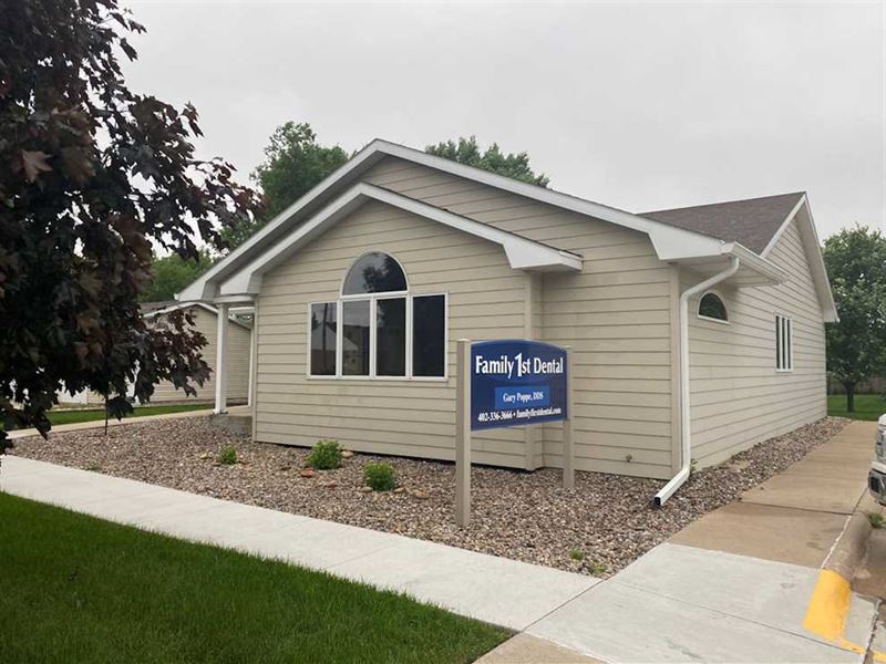Modern Office/Medical-Dental Compl : O'neill : Holt County : Nebraska