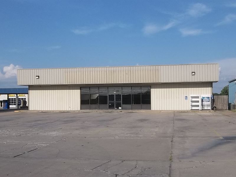 Commercial Building Chanute, Kansas : Chanute : Neosho County : Kansas