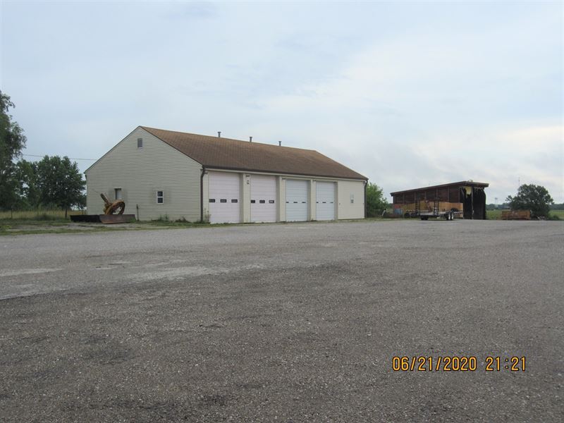 Building & 3 Acres State Highway : Unionville : Putnam County : Missouri