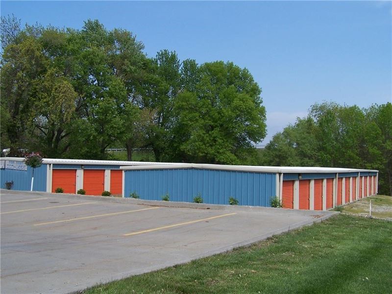 Self Storage Units, 42 Units 2 : Saint Joseph : Buchanan County : Missouri