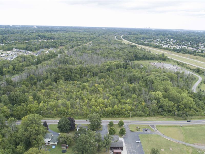 Opportunities Abound with Frontage : Chili : Monroe County : New York