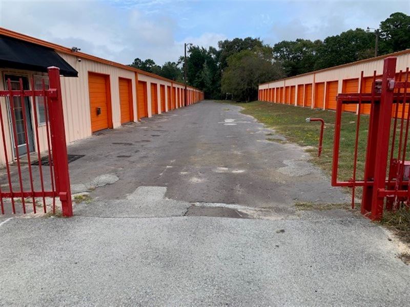 Storage Unit Complex in Tyler : Tyler : Smith County : Texas