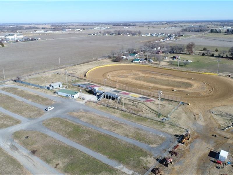 Income Producing Race Track 21 : Nevada : Vernon County : Missouri