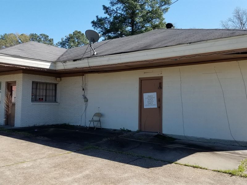 Commercial Building North Louisiana : Bastrop : Morehouse Parish : Louisiana