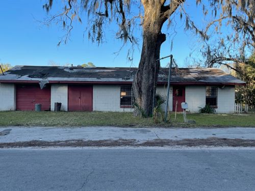 Commercial Lot in Live Oak, FL : Live Oak : Suwannee County : Florida