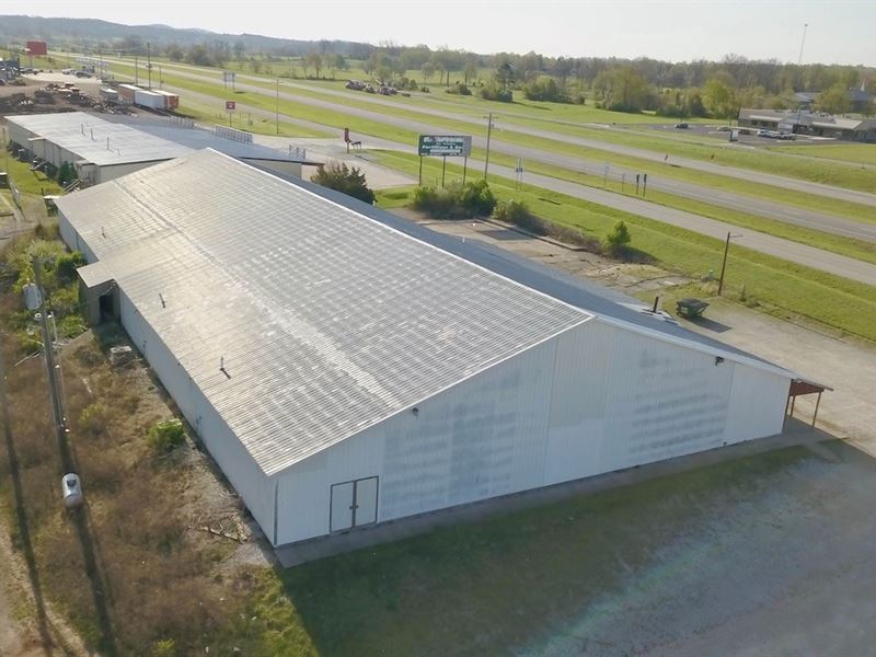 Large Commercial Building & Land : Mountain Grove : Wright County : Missouri