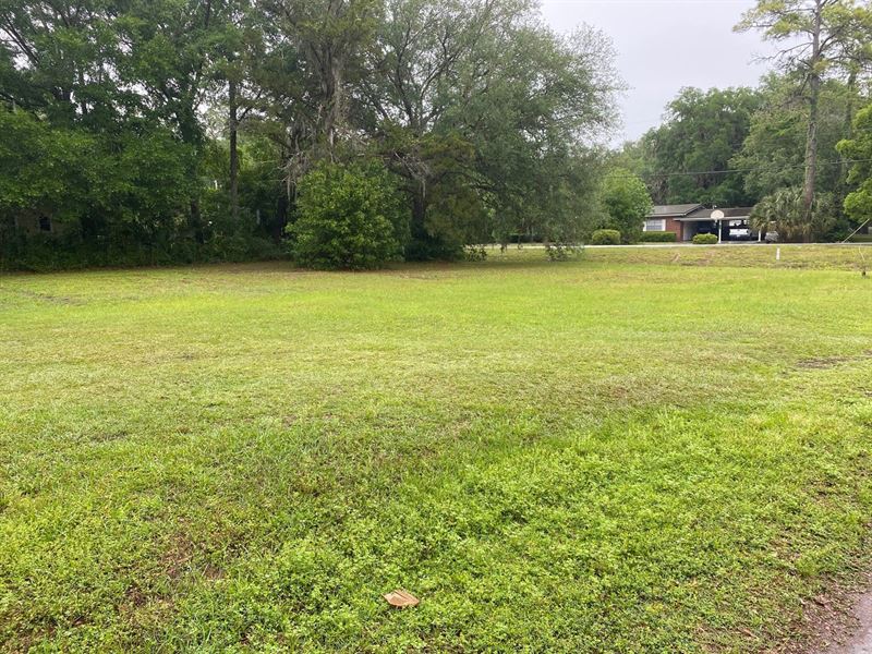 Almost 1/4 City Block Zoned : Mayo : Lafayette County : Florida