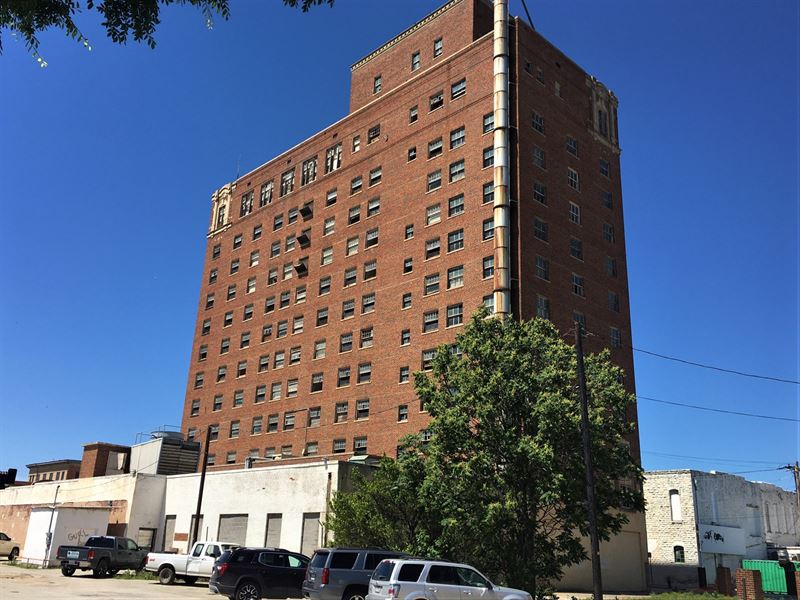 Texas Historic Hotel UC Commercial : Brownwood : Brown County : Texas