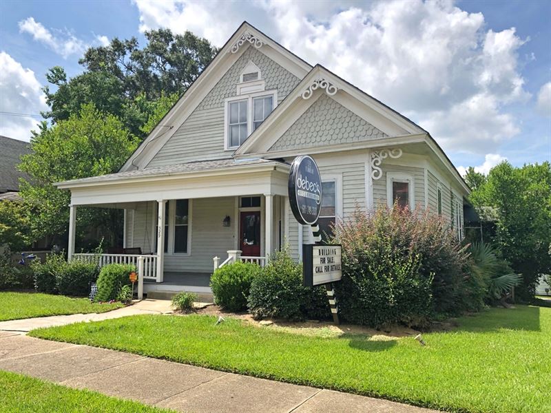 Commercial Building At 529 Delaware : McComb : Pike County : Mississippi