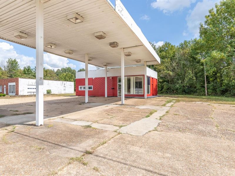 2 Commercial Buildings on 1.5 Acres : Poplar Bluff : Butler County : Missouri