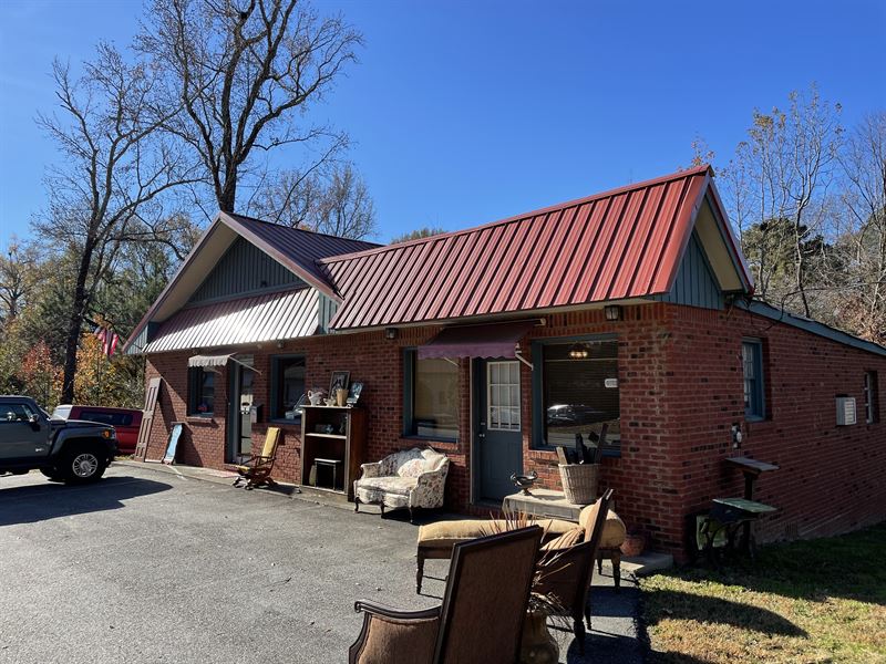 Commercial Land with Building : Acworth : Cobb County : Georgia