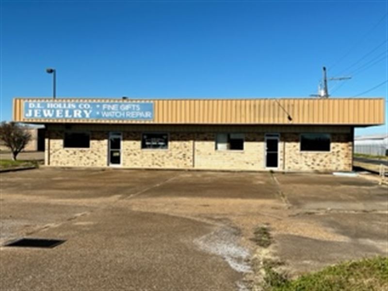 Multi Use Commercial Building : Ferriday : Concordia Parish : Louisiana