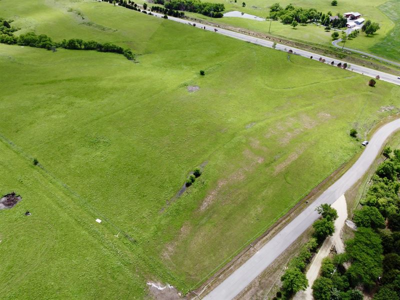 Hwy 24 Undeveloped Land : Manhattan : Riley County : Kansas