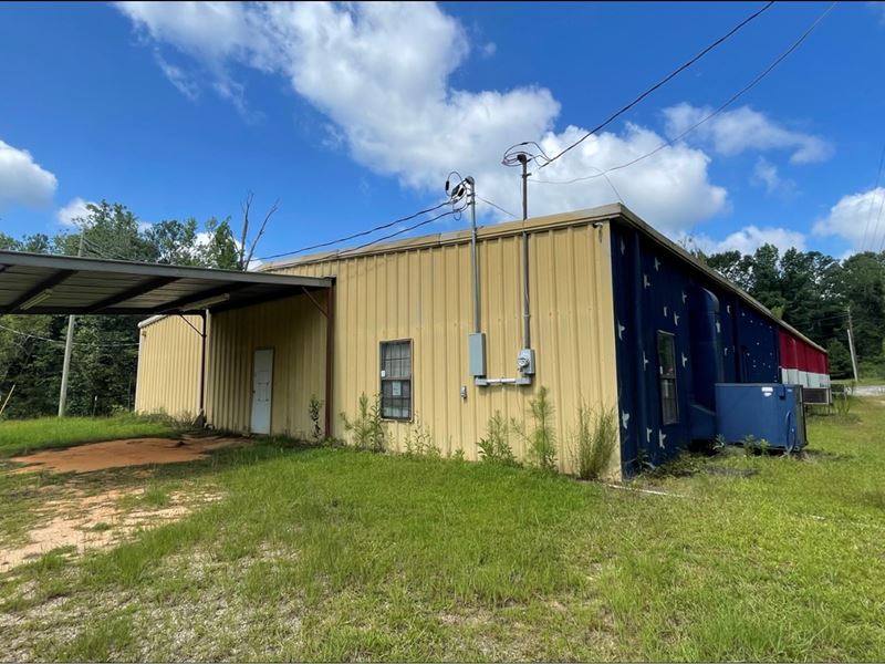 Commercial Building in Wayne County : Waynesboro : Wayne County : Mississippi