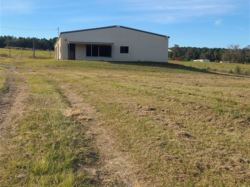 Large Metal Building with Pond : Elba : Coffee County : Alabama