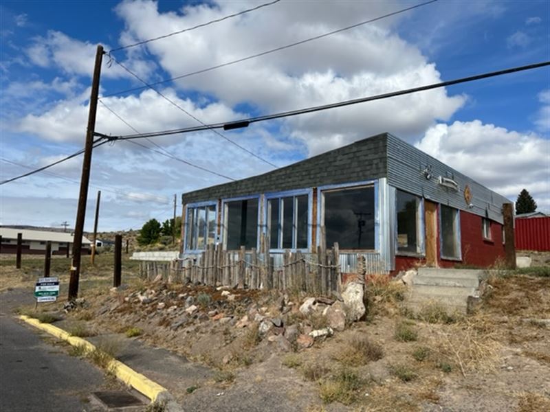 Commercial Lots with Building : Burns : Harney County : Oregon
