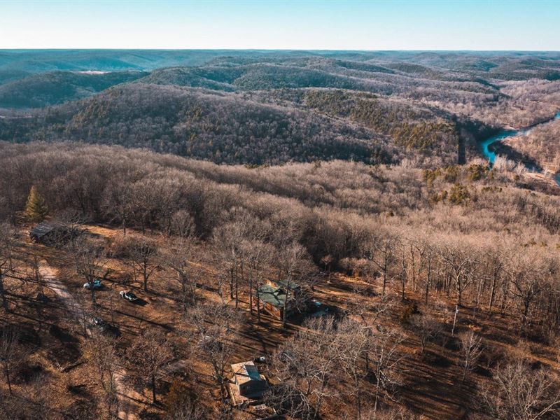 Mountain Cabins Above The Current : Eminence : Shannon County : Missouri