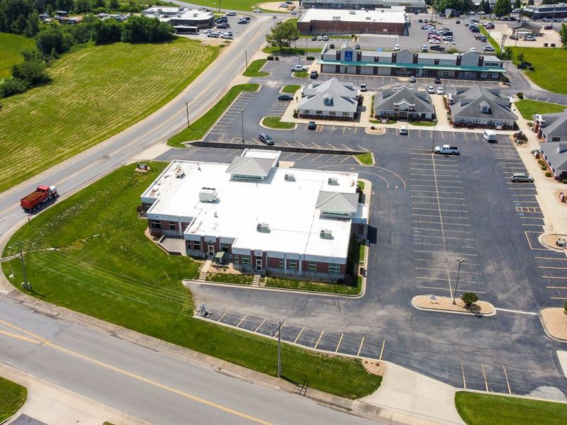 Commercial Building for Sale : West Plains : Howell County : Missouri