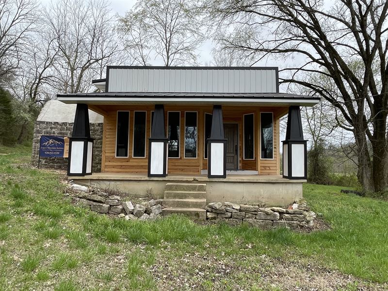 Historic Hammond Bank : Thornfield : Ozark County : Missouri