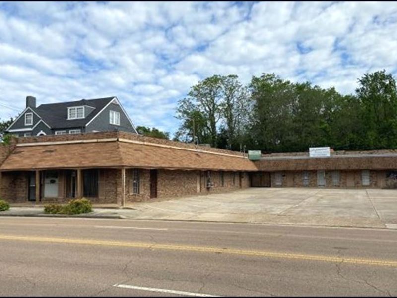 Commercial Building in Warren Count : Vicksburg : Warren County : Mississippi