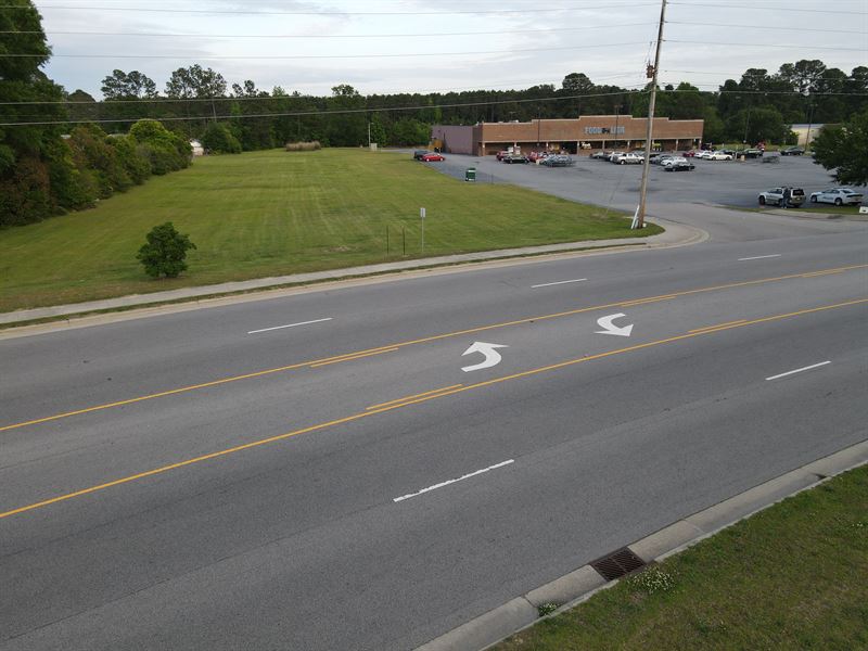 Grocery-Anchored Commercial Lot : Wilson : Wilson County : North Carolina