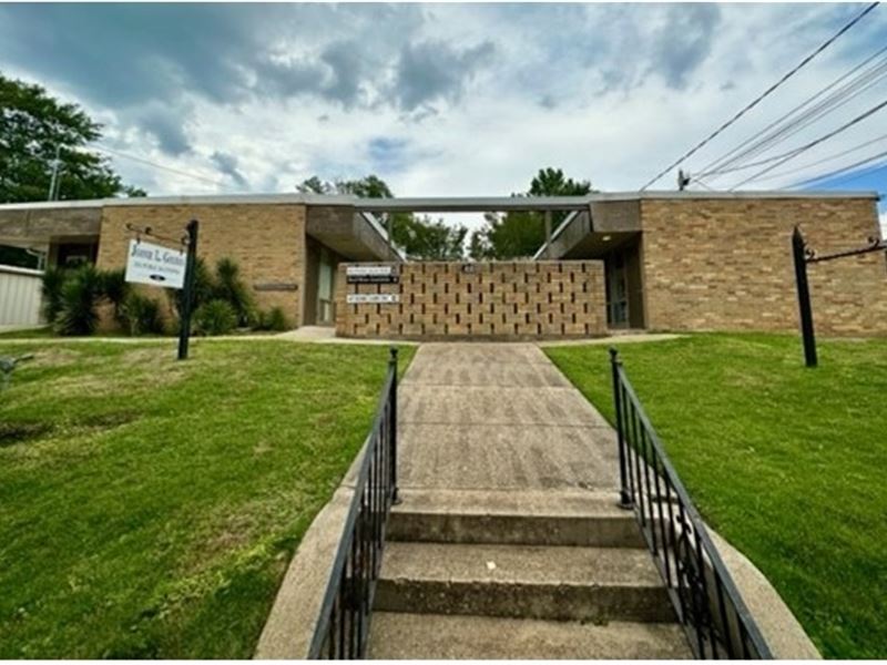 Multiple Unit Commercial Building : McComb : Washington County : Mississippi