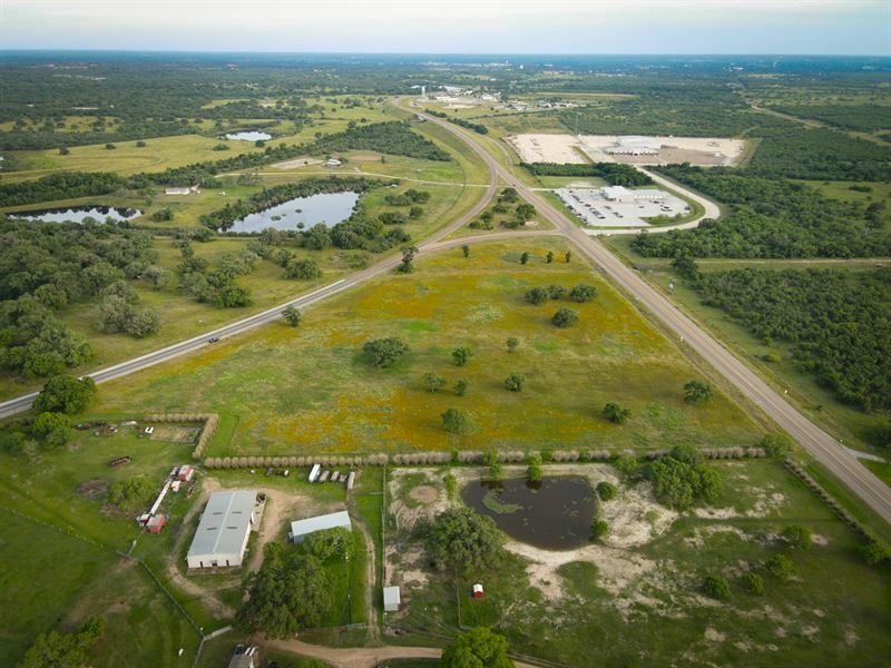 14 Acres in Cuero, Texas : Cuero : Dewitt County : Texas