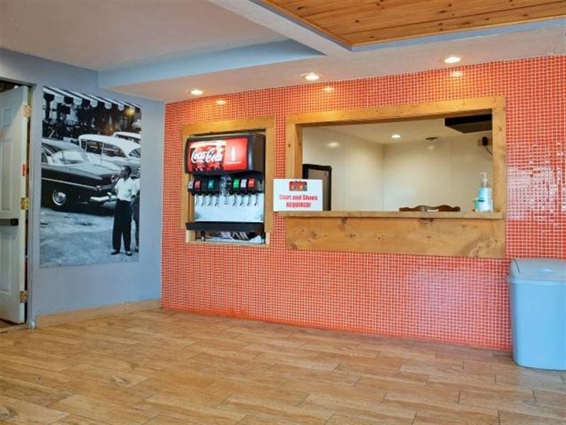 Main Street Business with Indoor Po : Brazil : Clay County : Indiana