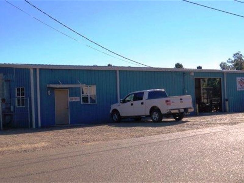 Great Commercial Location for Sale : McComb : Pike County : Mississippi